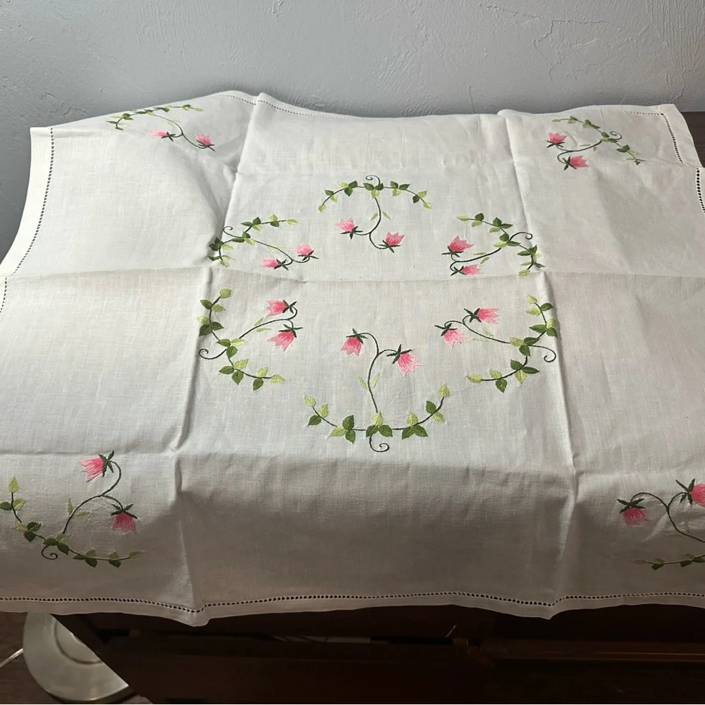 Handmade Mauve Crochet Coaster Set Vintage Hand Embroidered table topper - Picture 4 of 11